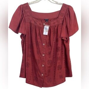 NWT- Torrid Embroidered cotton, square neck, flutter short sleeve blouse. SZ 2X